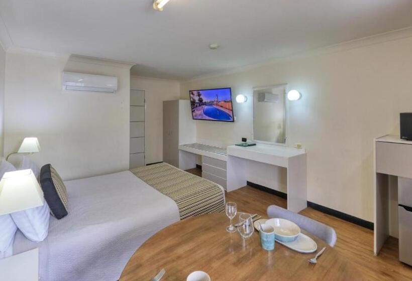 اتاق استاندارد سه نفره, The Palms Dubbo