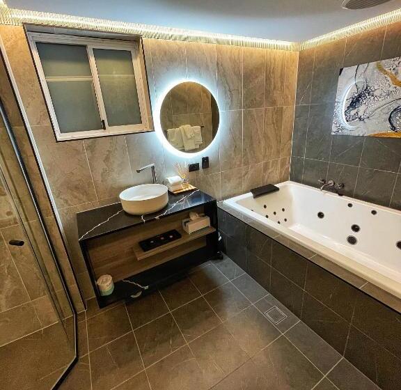 سوییت لوکس, The Palms Dubbo