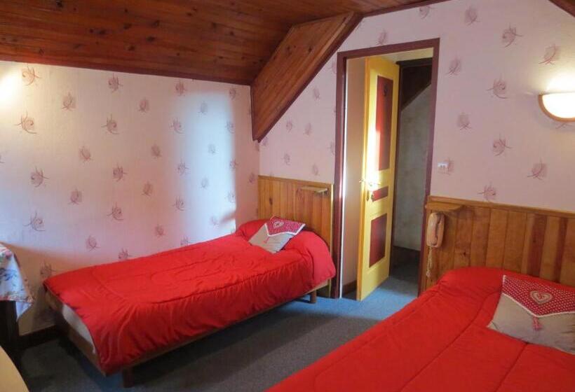 스탠다드 트리플 룸, Hôtel Les Deux Cols