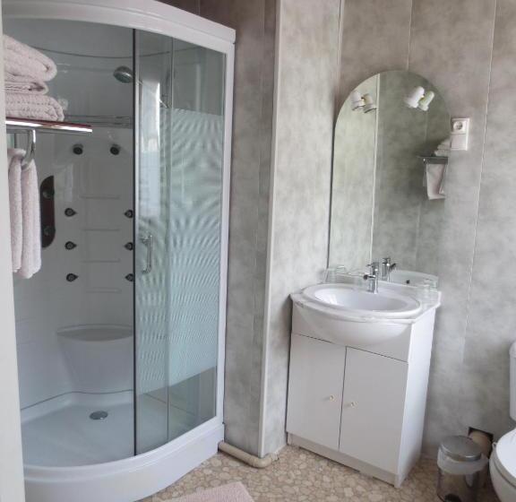 스탠다드 트리플 룸, Hôtel Les Deux Cols