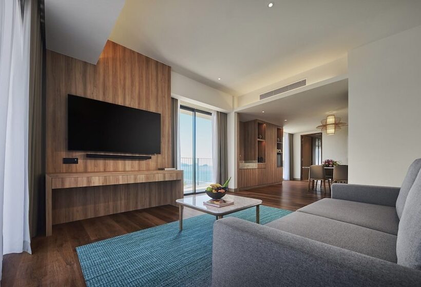 Люкс Deluxe Вид на Море, Parkroyal Langkawi Resort