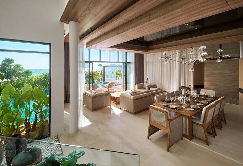 Villa 3 Makuuhuonetta, Parkroyal Langkawi Resort