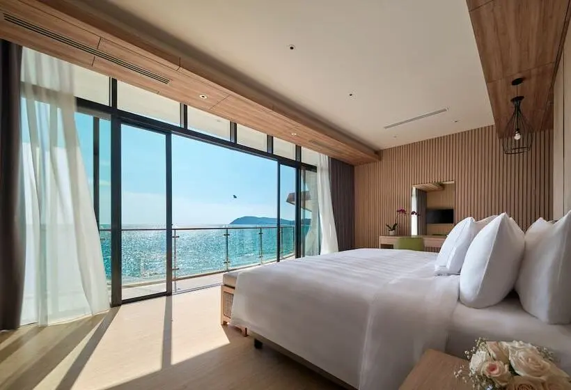 Villa 3 Makuuhuonetta, Parkroyal Langkawi Resort