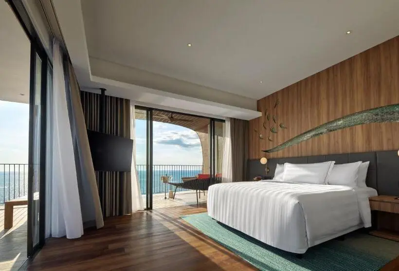 Deluxe Suite Sea View, Parkroyal Langkawi Resort