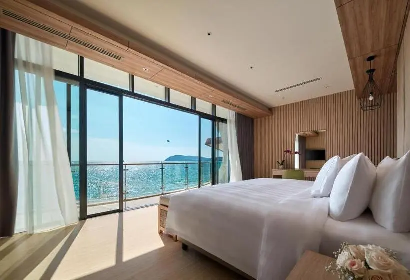 Villa 3 Makuuhuonetta, Parkroyal Langkawi Resort