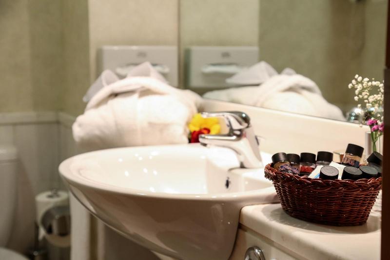 Номер Премиум, Parkroyal Langkawi Resort