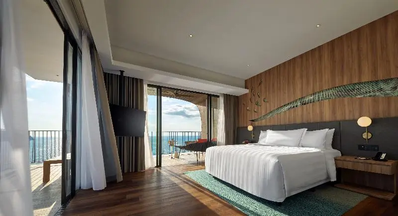 Deluxe Suite Sea View, Parkroyal Langkawi Resort