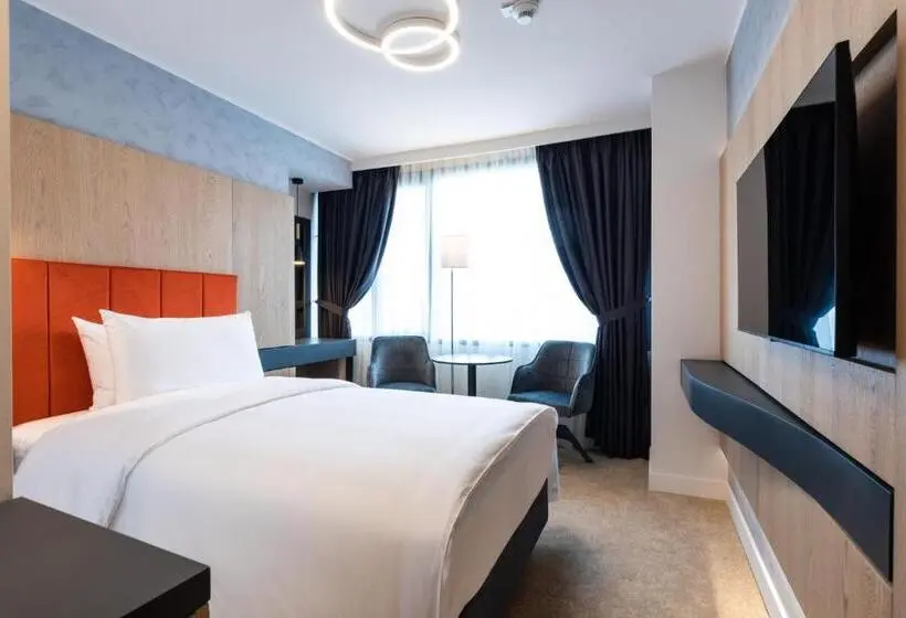 اتاق استاندارد با چشم‌انداز باغ, Ramada By Wyndham Slatina Parc
