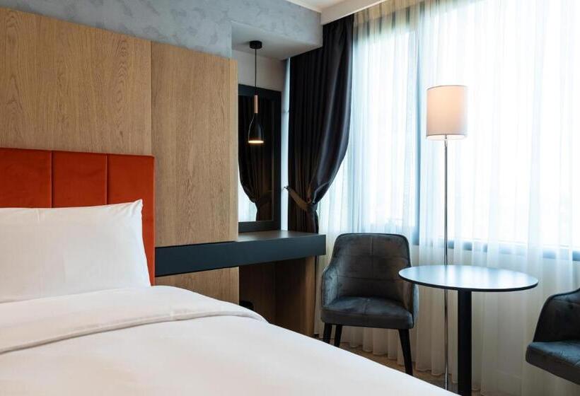 Номер Стандарт Вид на Сад, Ramada By Wyndham Slatina Parc