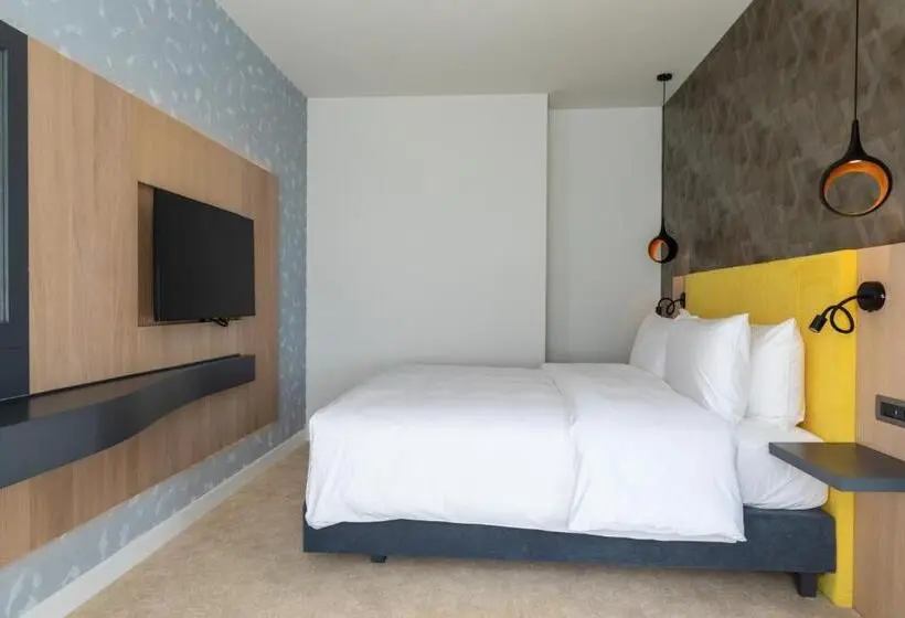 اتاق استاندارد یک نفره, Ramada By Wyndham Slatina Parc