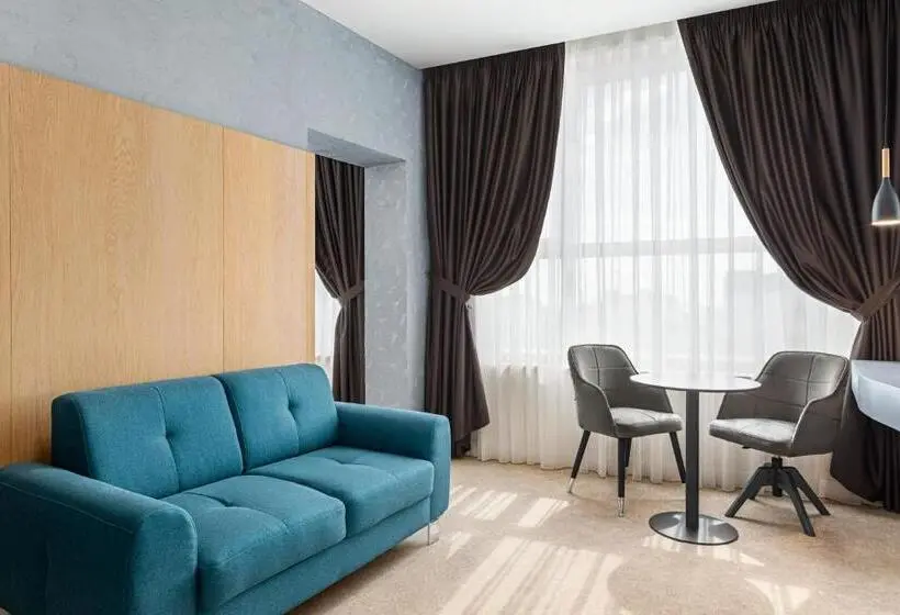 سوئیت اجرایی با تخت کینگ, Ramada By Wyndham Slatina Parc