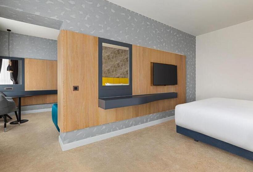 Люкс Executive Кровать Кинг, Ramada By Wyndham Slatina Parc