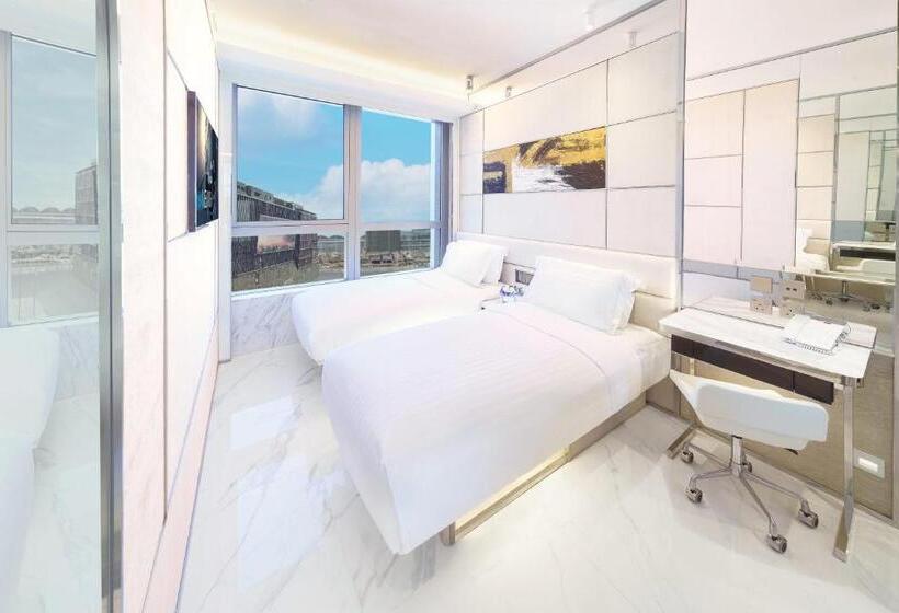 غرفة قياسية, Regala Skycity