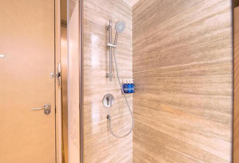 غرفة قياسية مطلّة علي الحديقة, Regala Skycity