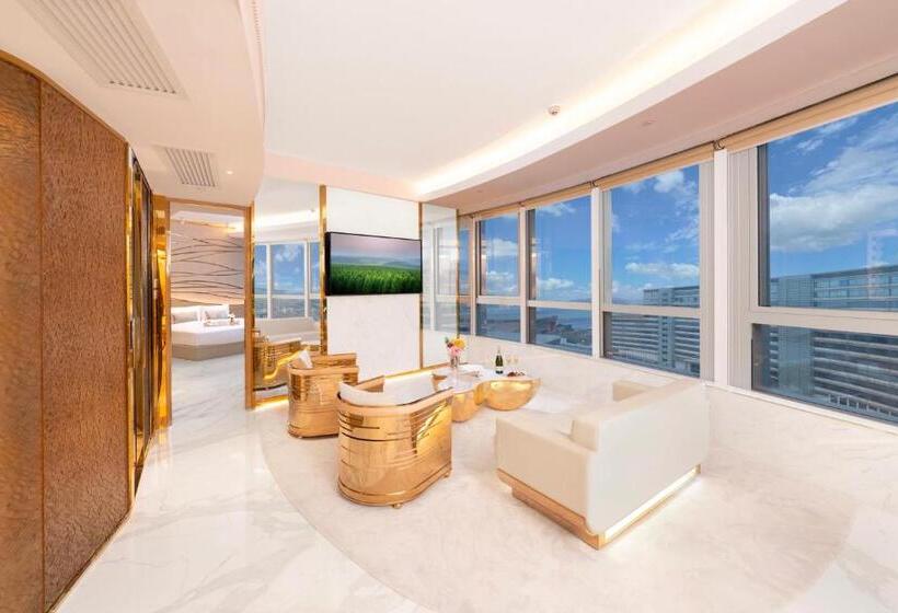 جناح, Regala Skycity