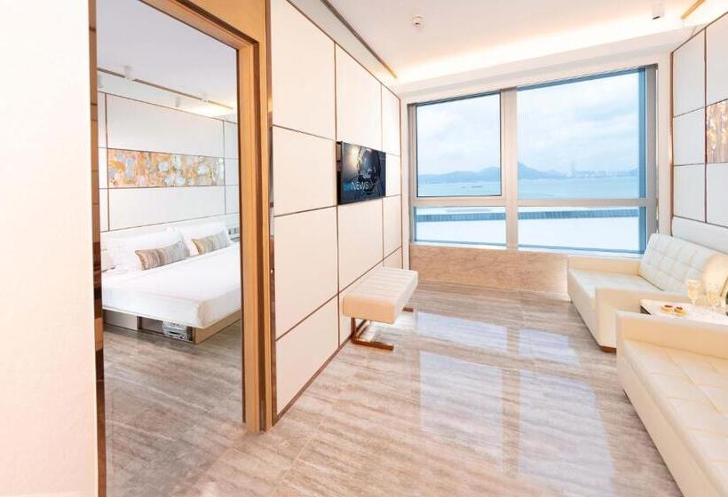 جناح بريميوم مطل علي البحر, Regala Skycity