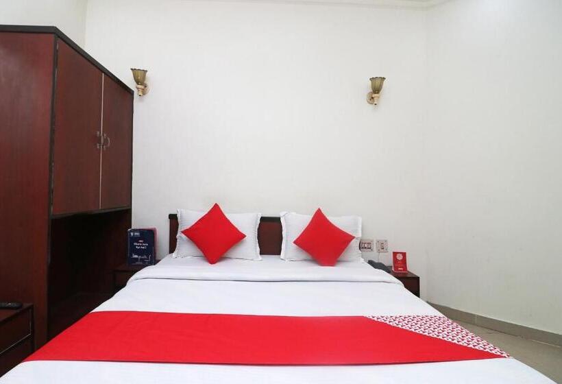 اتاق کلاسیک سه تخته, Gayatri Palace By Oyo Rooms