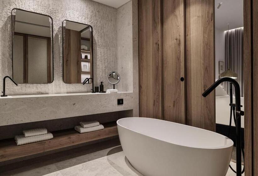 Люкс Кровать Кинг, W Costa Navarino