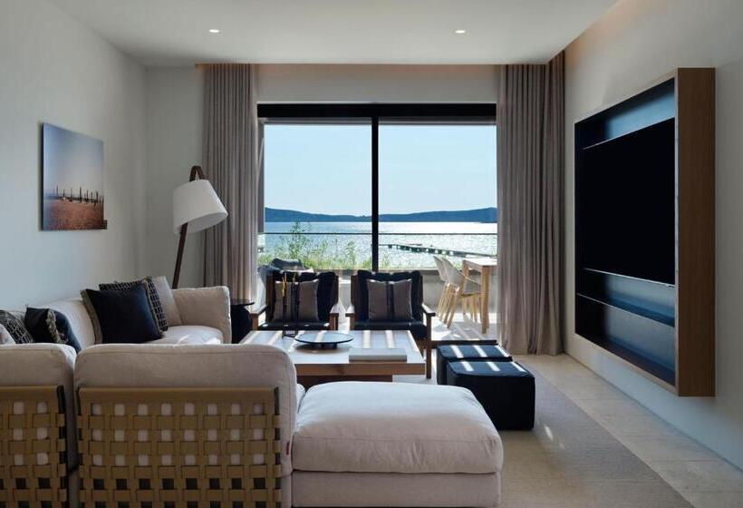 Люкс Кровать Кинг, W Costa Navarino