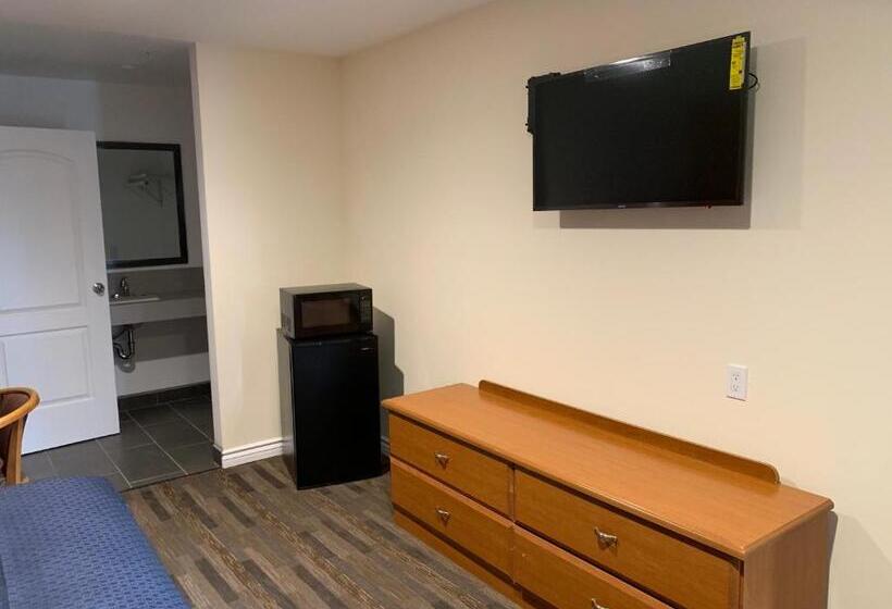 キングサイズベッドのスタンダードルーム, Desert Inn Motel