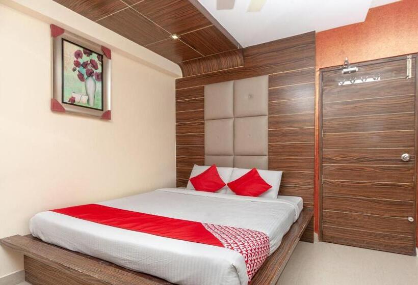 Quarto Triplo Clássico, Collection O Seven Hills Inn