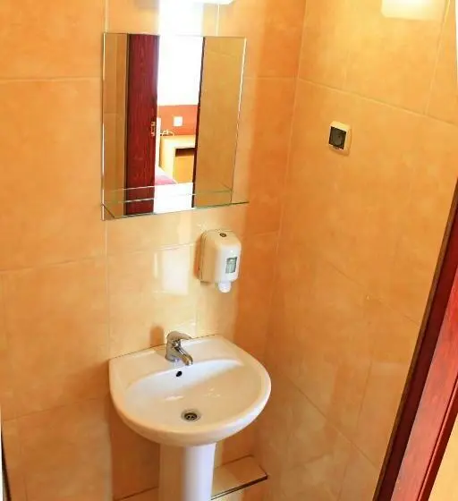 Standard Yhden Hengen Huone, City Hostel