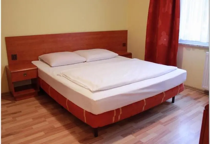 Comfort Yhden Hengen Huone, City Hostel