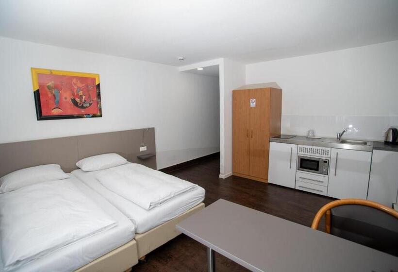 스탠다드 룸, Am Schillerplatz