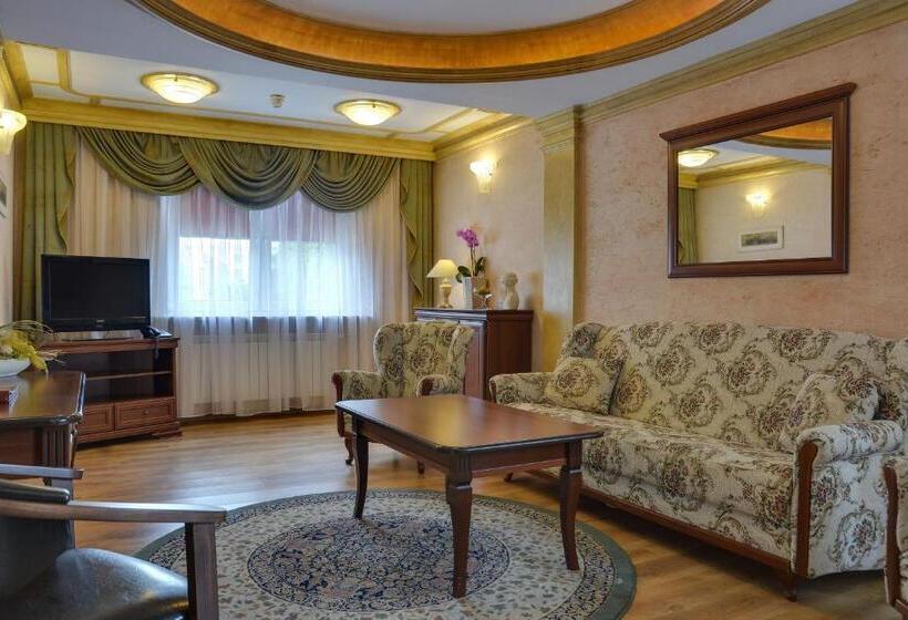 דירת חדר, Cumulus