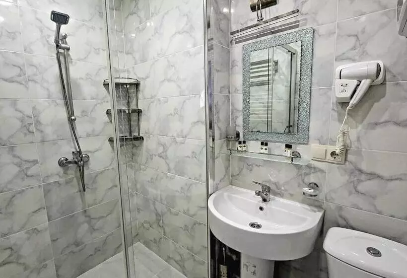 آپارتمان 1 خوابه با بالکن, Rock Hotel First Line