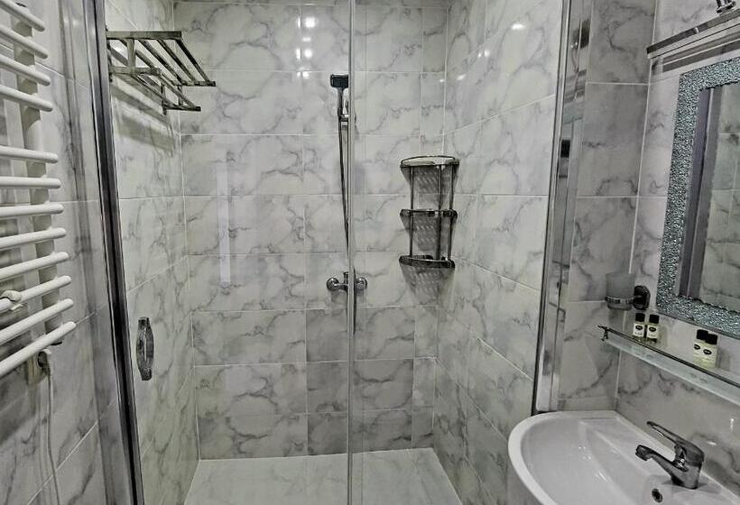آپارتمان 1 خوابه با بالکن, Rock Hotel First Line
