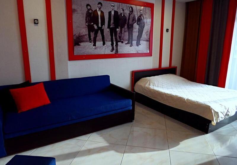 اتاق استاندارد, Rock Hotel First Line