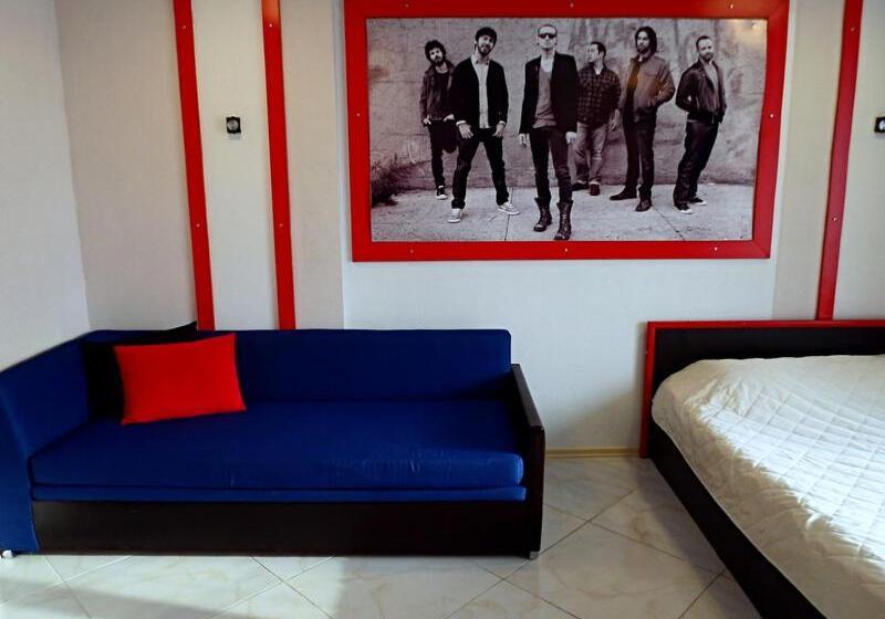 اتاق استاندارد, Rock Hotel First Line