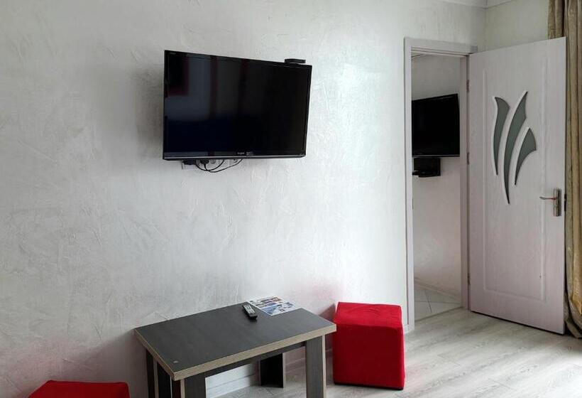 آپارتمان 1 خوابه با بالکن, Rock Hotel First Line