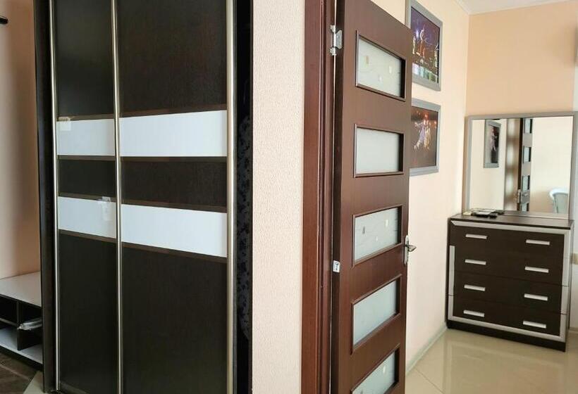 آپارتمان 1 خوابه با بالکن, Rock Hotel First Line