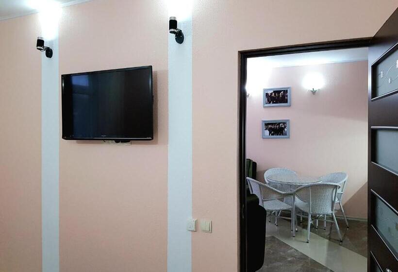 آپارتمان 1 خوابه با بالکن, Rock Hotel First Line