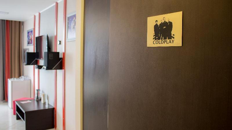 اتاق استاندارد, Rock Hotel First Line