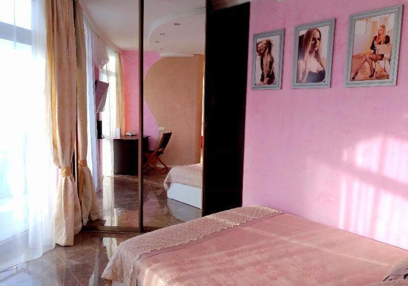 اتاق استاندارد, Rock Hotel First Line