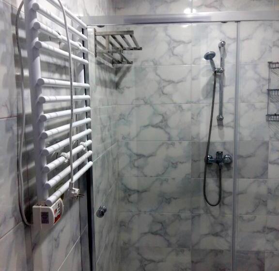 اتاق راحتی سه تخته, Rock Hotel First Line