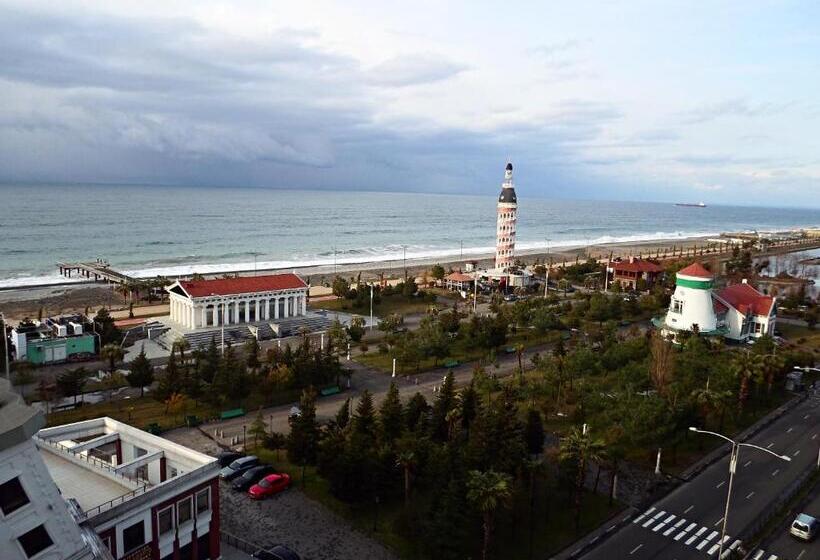 سوییت با چشم‌انداز پانوراما, Rock Hotel First Line