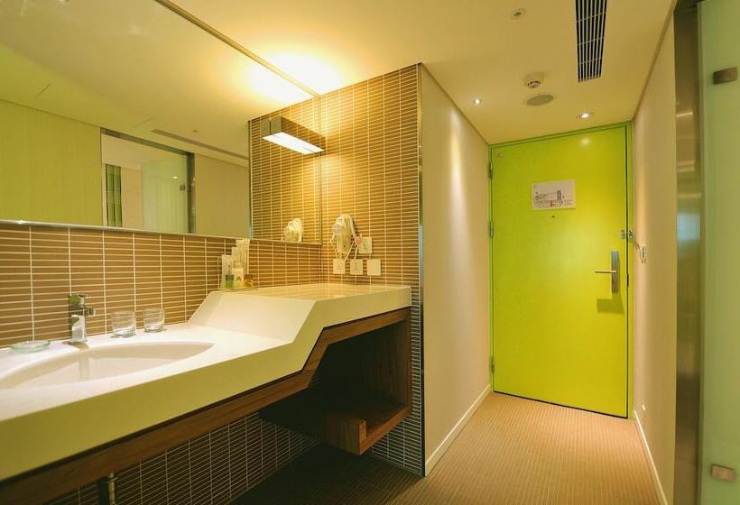 اتاق کلاسیک با تخت دوبل, Green World Hotel   Zhonghua