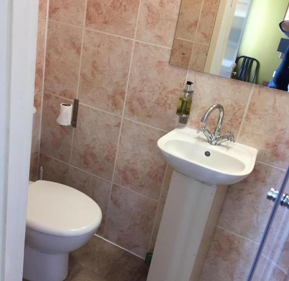 חדר סטנדרט יחיד, Glasgow House