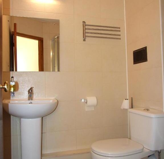 חדר סטנדרט, Glasgow House