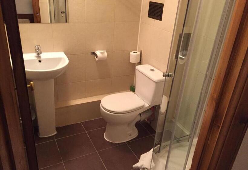 חדר משפחתי, Glasgow House