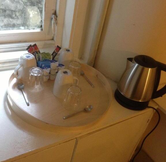 חדר משפחתי, Glasgow House