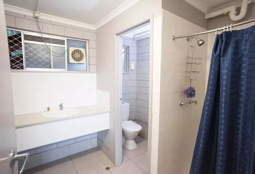 ルームシェアのワンベッド, The Hostel, Airlie Beach
