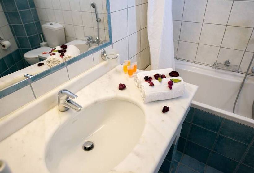 اتاق استاندارد با بالکن, Al Mare