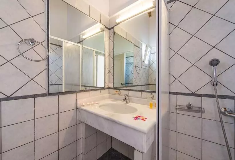 اتاق استاندارد با بالکن, Al Mare