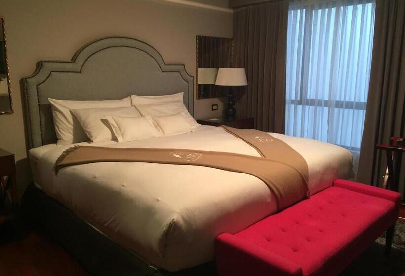 수피리어 룸, Atiq Boutique