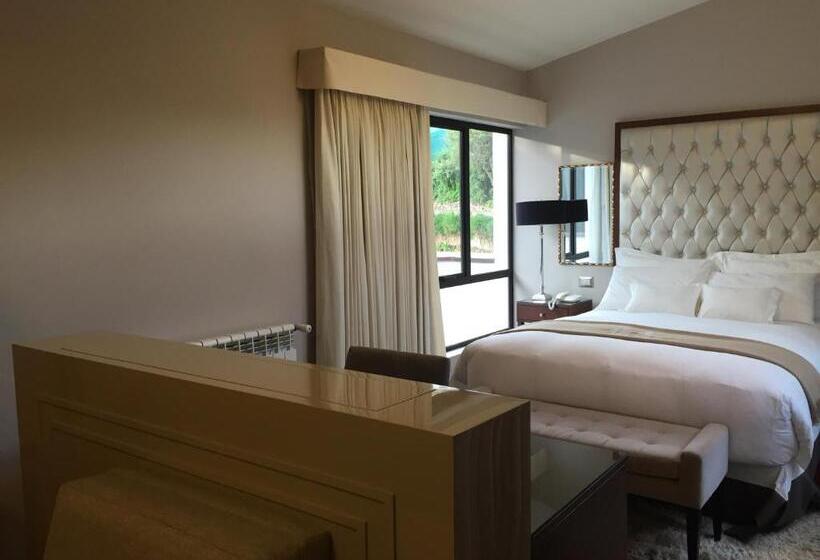 جناح ديلوكس, Atiq Boutique